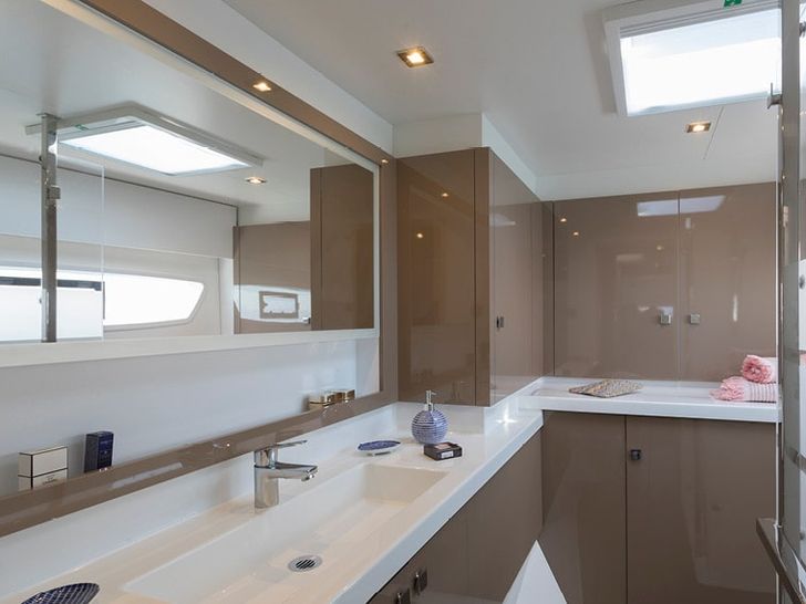 Fountaine Pajot Astrea 42 Bathroom Fountaine Pajot Astrea 42 Bathroom