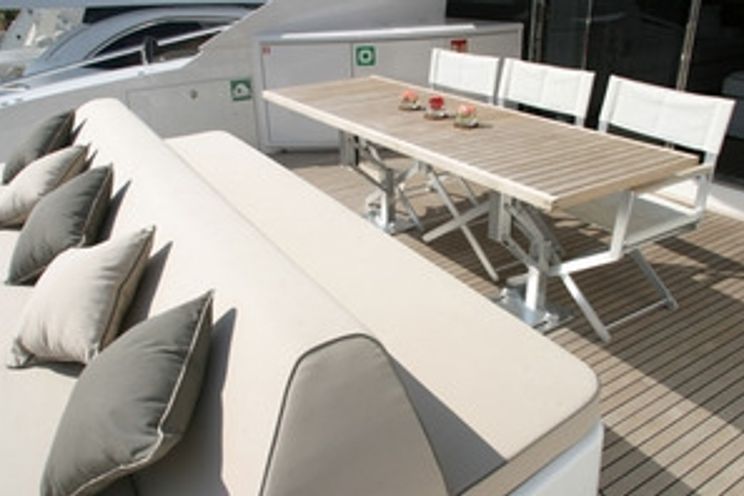 Charter Yacht FUNKY TOWN - Canados 90 - 4 Cabins - St Tropez - Cannes - Monaco