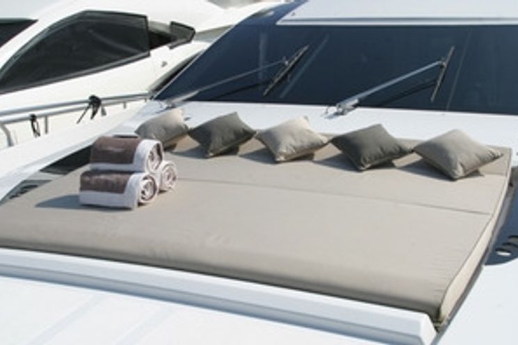 Charter Yacht FUNKY TOWN - Canados 90 - 4 Cabins - St Tropez - Cannes - Monaco