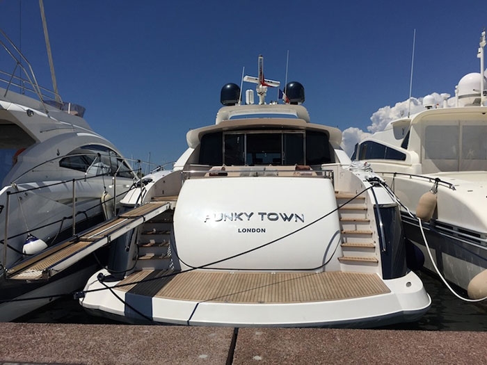 Charter Yacht FUNKY TOWN - Canados 90 - 4 Cabins - St Tropez - Cannes - Monaco
