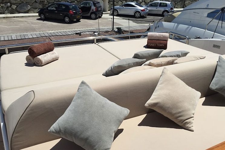 Charter Yacht FUNKY TOWN - Canados 90 - 4 Cabins - St Tropez - Cannes - Monaco