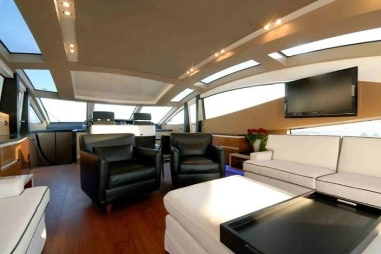 Charter Yacht FUNKY TOWN - Canados 90 - 4 Cabins - St Tropez - Cannes - Monaco