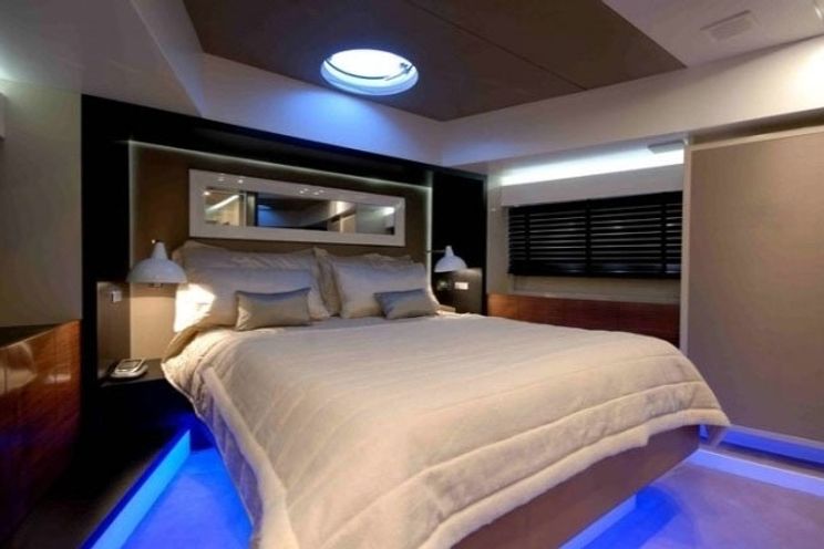 Charter Yacht FUNKY TOWN - Canados 90 - 4 Cabins - St Tropez - Cannes - Monaco