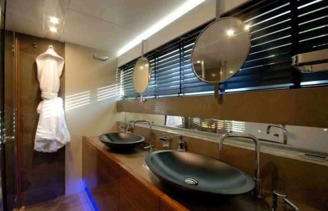 Charter Yacht FUNKY TOWN - Canados 90 - 4 Cabins - St Tropez - Cannes - Monaco