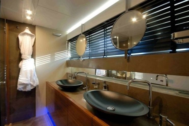 Charter Yacht FUNKY TOWN - Canados 90 - 4 Cabins - St Tropez - Cannes - Monaco