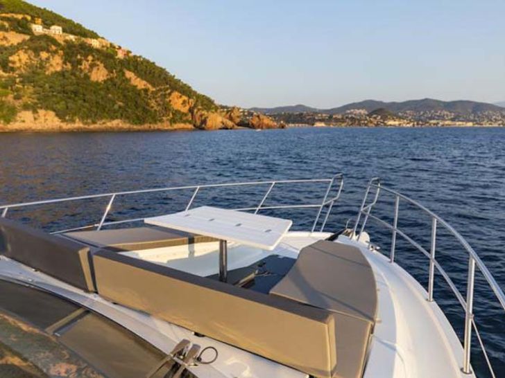 Galeon 460 Flybridge - Deck Galeon 460 Flybridge - Deck