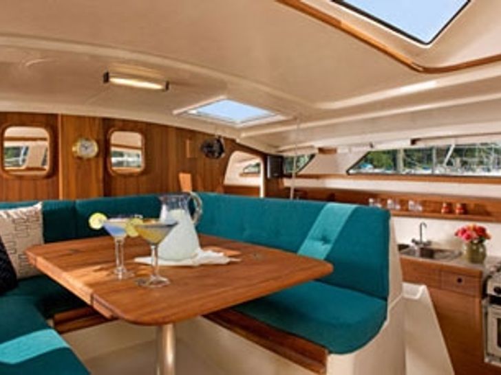 Gemini 34' Interior Gemini 34' Interior