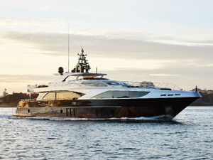 GHOST II - Gulf Craft 37m - 5 Cabins - Sydney - Whitsundays GHOST II - Gulf Craft 37m - 5 Cabins - Sydney - Whitsundays