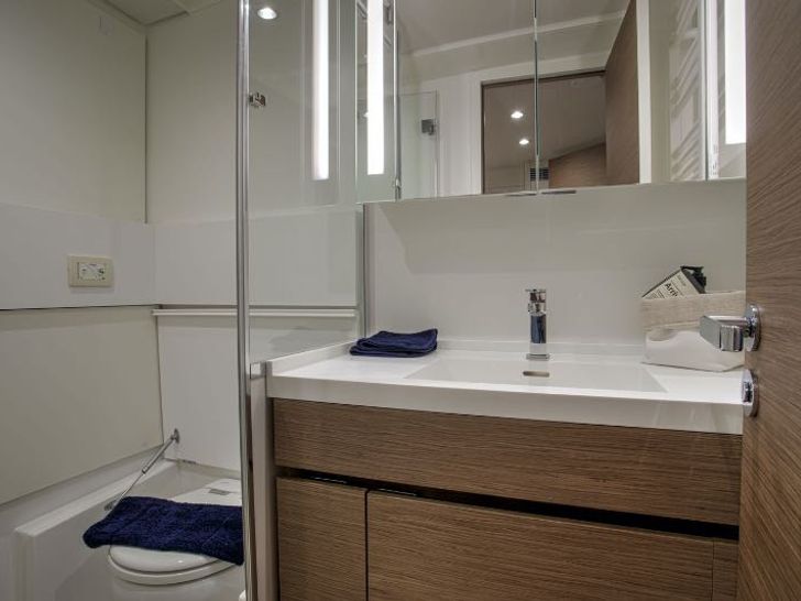 GIGI OF LYMINGTON Bathroom