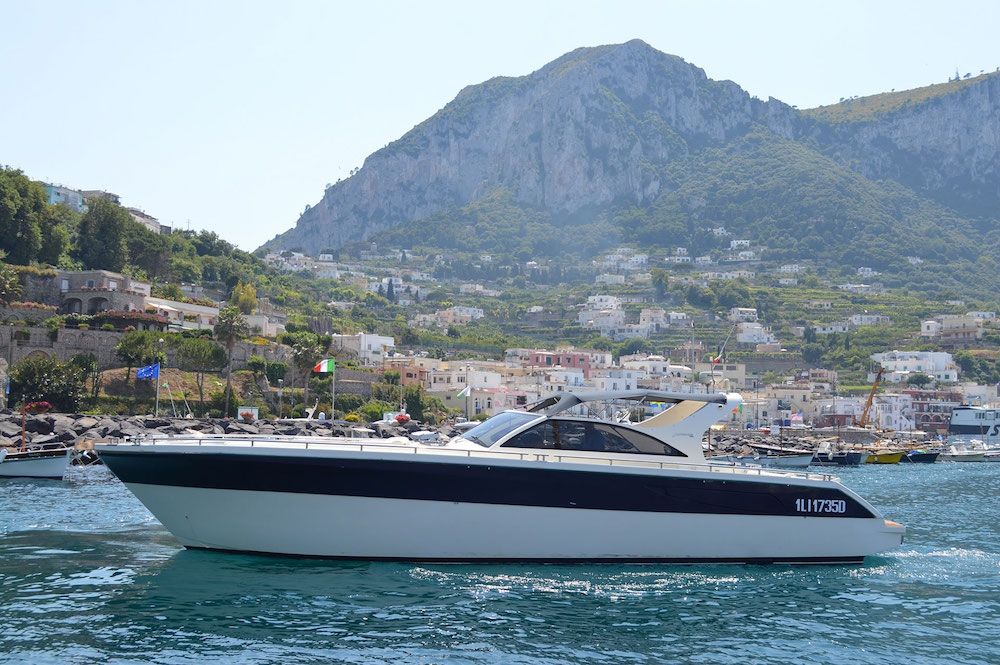 Santorini 48 - At Anchor