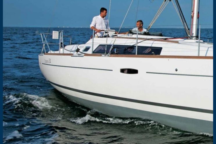 Charter Yacht Oceanis 34 - 3 Cabins - 2012