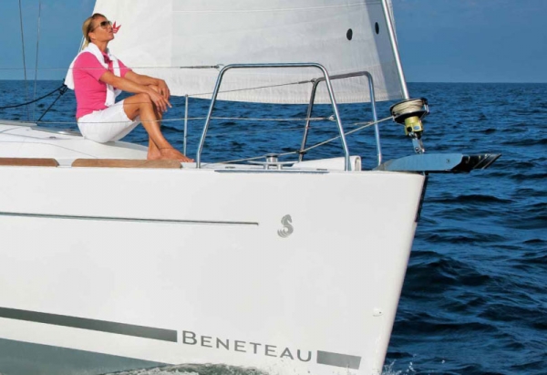 Charter Yacht Oceanis 34 - 3 Cabins - 2012