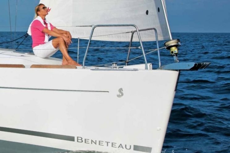 Charter Yacht Oceanis 34 - 3 Cabins - 2012