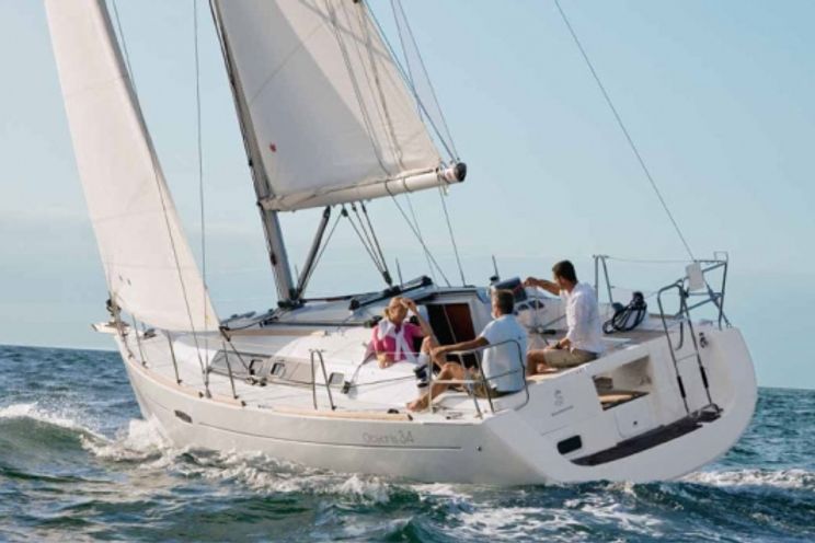 Charter Yacht Oceanis 34 - 3 Cabins - 2012