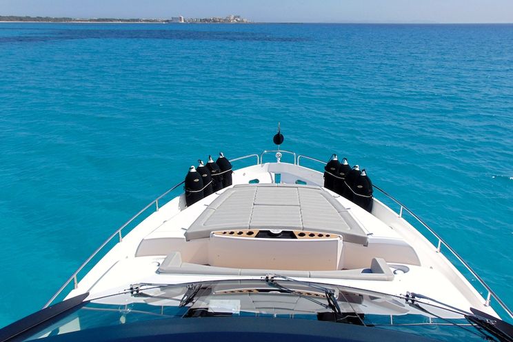 Charter Yacht GLASAX - Sunseeker 75 Yacht - 4 Cabins - Lefkada - Corfu - Zakynthos - Kefalonia