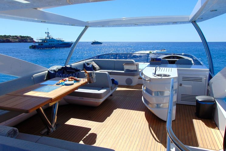 Charter Yacht GLASAX - Sunseeker 75 Yacht - 4 Cabins - Lefkada - Corfu - Zakynthos - Kefalonia