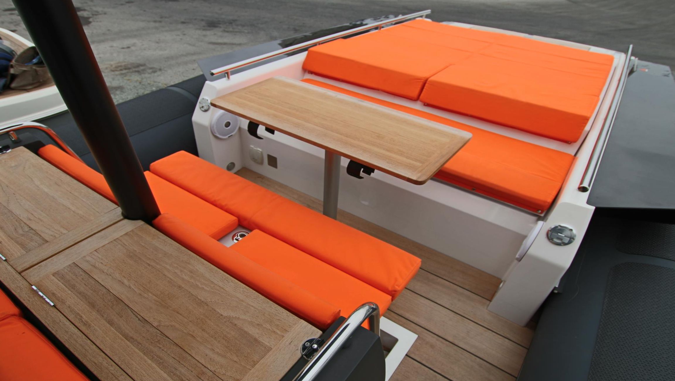 Goldfish 38 Super Sport Seating