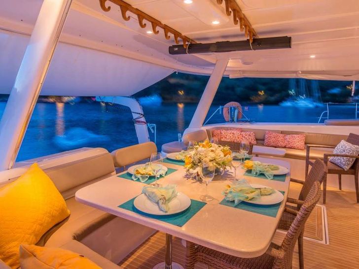 GOOD VIBRATIONS - Lagoon 620 Alfresco Dining GOOD VIBRATIONS - Lagoon 620 Alfresco Dining