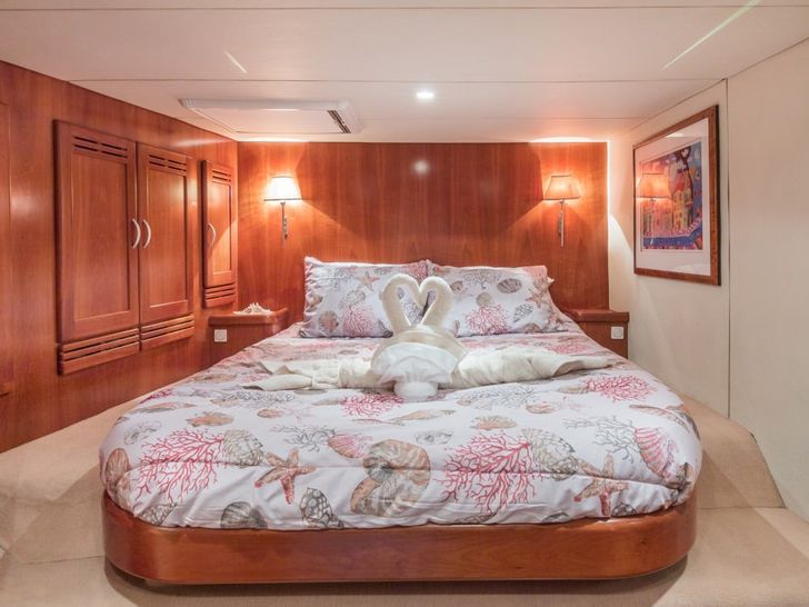 GOOD VIBRATIONS - Lagoon 620 Cabin GOOD VIBRATIONS - Lagoon 620 Cabin