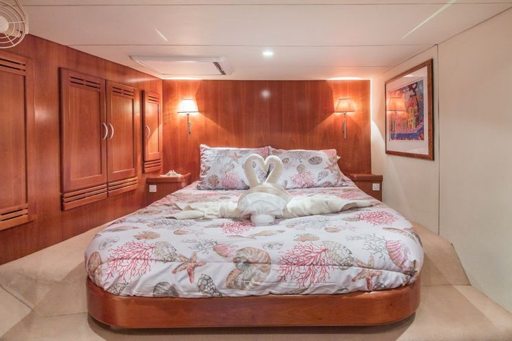 Charter Yacht GOOD VIBRATIONS - Lagoon 620 - 4 Cabins - Tortola - St Thomas - St John - Virgin Gorda - Anegada