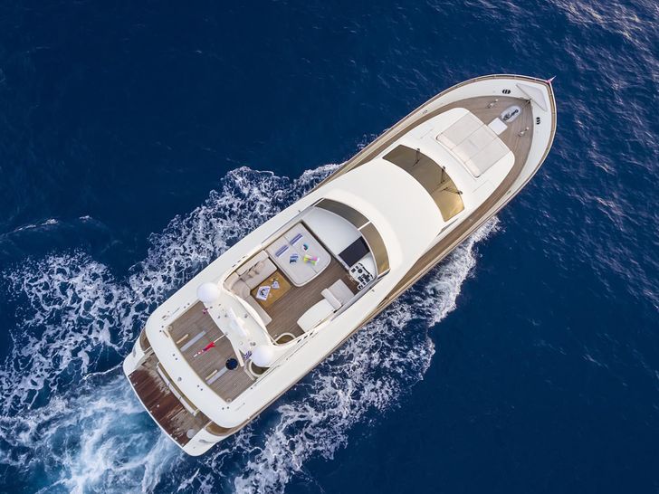 GORGEOUS - Canados 23 m,aerial top view
