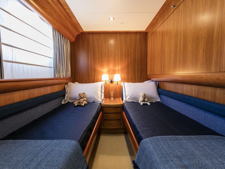 GORGEOUS - Canados 23 m,twin cabin