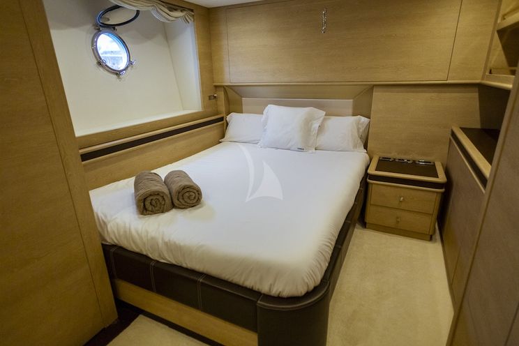 Charter Yacht GRACE - Astondia 94 - 4 Cabins - Cannes - Golfe Juan - Monaco - Antibes - St Tropez