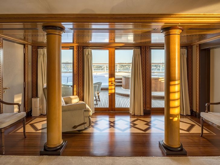 GRAND OCEAN Blohm&Voss 80m Foyer GRAND OCEAN Blohm&Voss 80m Foyer