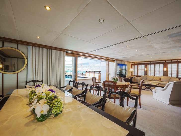 GRAND OCEAN Blohm&Voss 80m Dining GRAND OCEAN Blohm&Voss 80m Dining