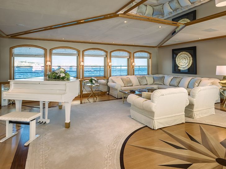 GRAND OCEAN Blohm&Voss 80m Lounge