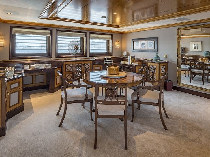 GRAND OCEAN Blohm&Voss 80m Lounge GRAND OCEAN Blohm&Voss 80m Lounge