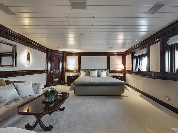 GRAND OCEAN Blohm&Voss 80m VIP Cabin