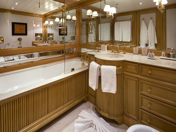 GRAND OCEAN Blohm&Voss 80m Ensuite