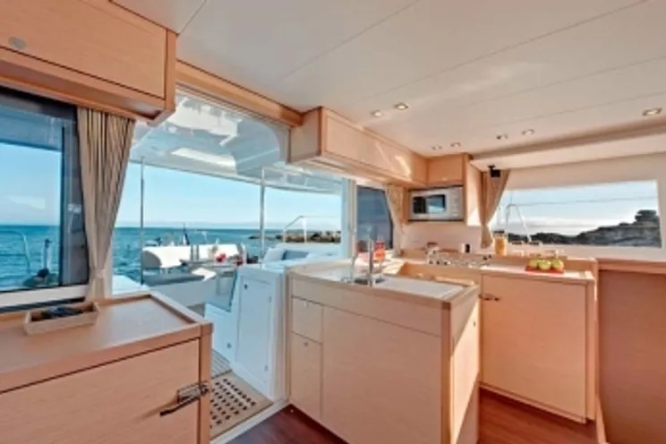 Charter Yacht Lagoon 450 - 6 Cabins - Tortola - BVI