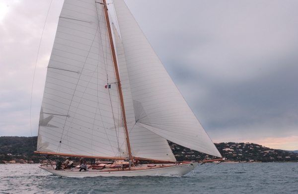 Charter Yacht HALLOWEEN - Bermudan Cutter - 2 Cabins - French Riviera - Italian Riviera - Sardinia - Corsica - Barcelona - Majorca - Mahon - Monaco