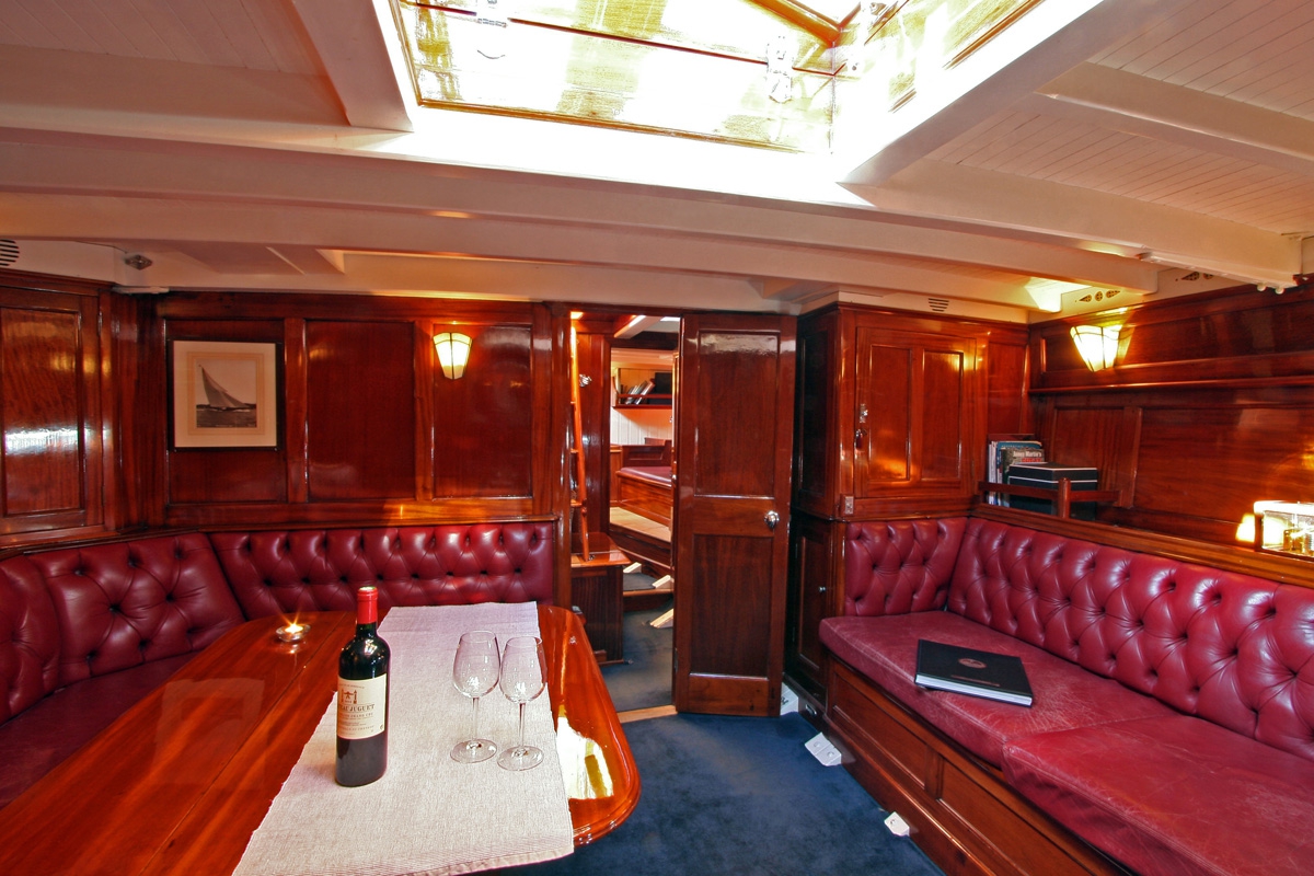 Charter Yacht HALLOWEEN - Bermudan Cutter - 2 Cabins - French Riviera - Italian Riviera - Sardinia - Corsica - Barcelona - Majorca - Mahon - Monaco