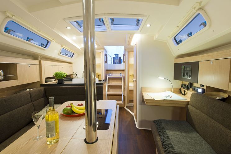 Charter Yacht Hanse 345 - 3 Cabins - Palma - Mallorca