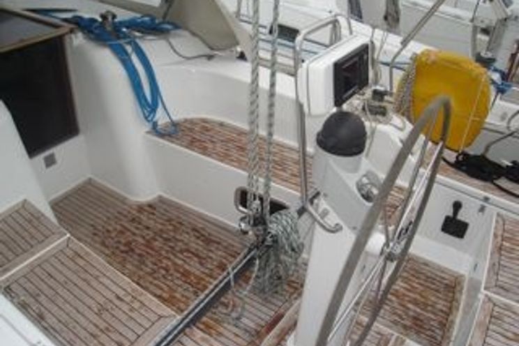 Charter Yacht Hanse 350 - 2 cabins - Ajaccio - Marseille