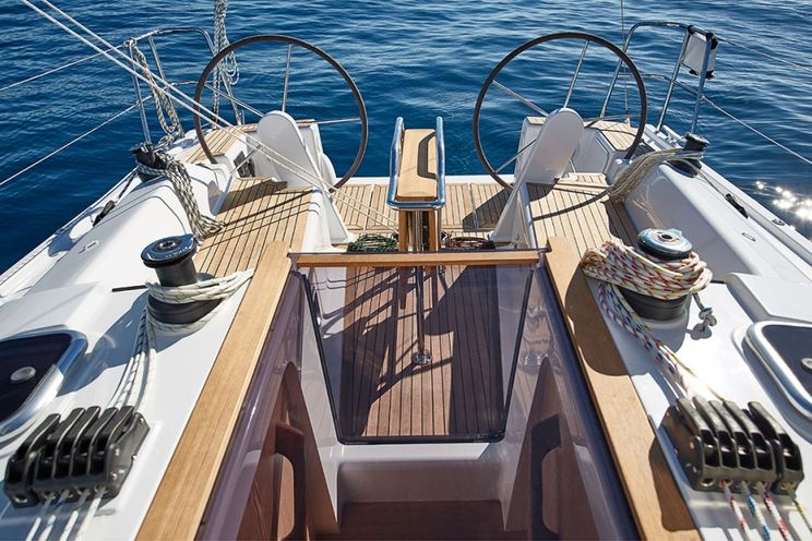 Charter Yacht Hanse 315 - 2 cabins(2 double)- 2016 - Biograd - Sibenik - Split