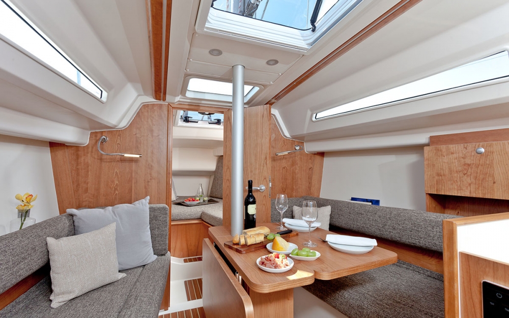 Charter Yacht Hanse 315 - 2 cabins(2 double)- 2016 - Biograd - Sibenik - Split