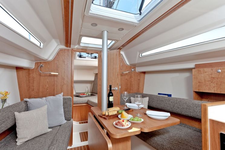 Charter Yacht Hanse 315 - 2 cabins(2 double)- 2016 - Biograd - Sibenik - Split