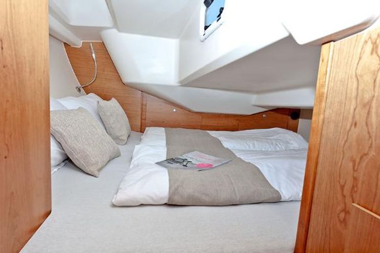 Charter Yacht Hanse 315 - 2 cabins(2 double)- 2016 - Biograd - Sibenik - Split