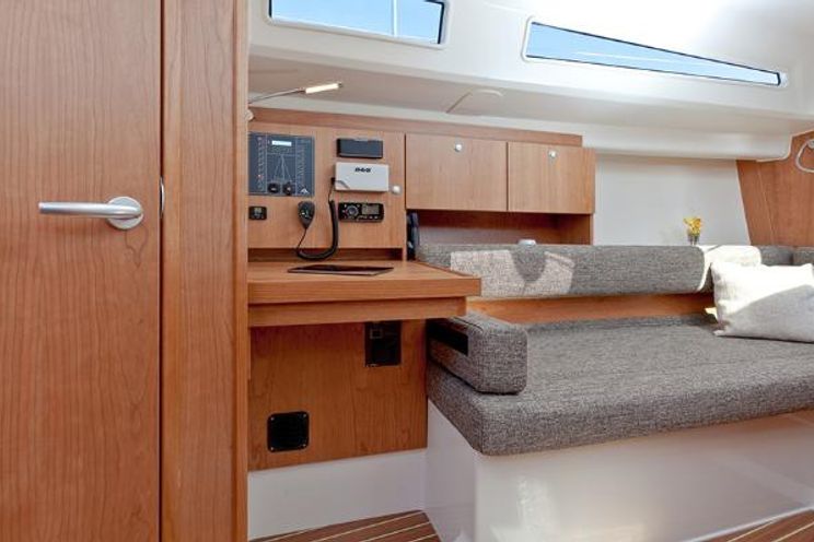 Charter Yacht Hanse 315 - 2 cabins(2 double)- 2016 - Biograd - Sibenik - Split