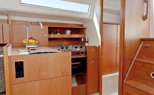 Charter Yacht Hanse 315 - 2 cabins(2 double)- 2016 - Biograd - Sibenik - Split