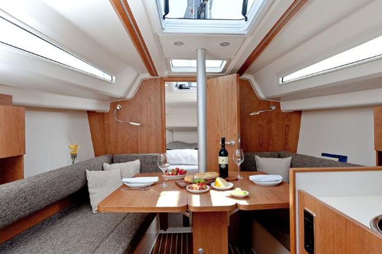 Charter Yacht Hanse 315 - 2 cabins(2 double)- 2016 - Biograd - Sibenik - Split