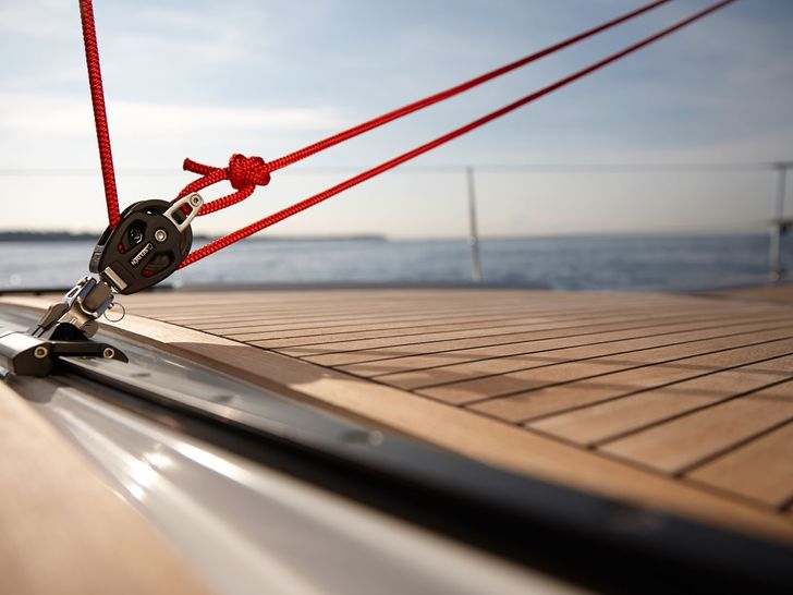 Hanse 455 traveling rigging