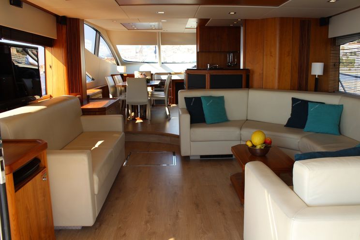 Charter Yacht HAYAT - Sunseeker 22m - 4 Cabins - French Riviera - Nice - Cannes - Monaco - Corsica - Sardinia