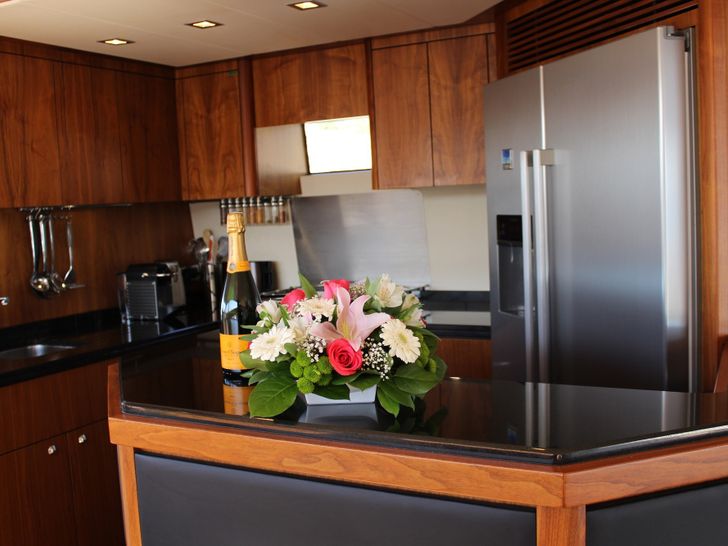 HAYAT Sunseeker 22m Galley HAYAT Sunseeker 22m Galley