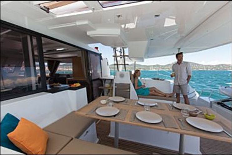 Charter Yacht Fountaine Pajot Helia 44 - 6 Cabins - Tahiti,Bora Bora and South Pacific