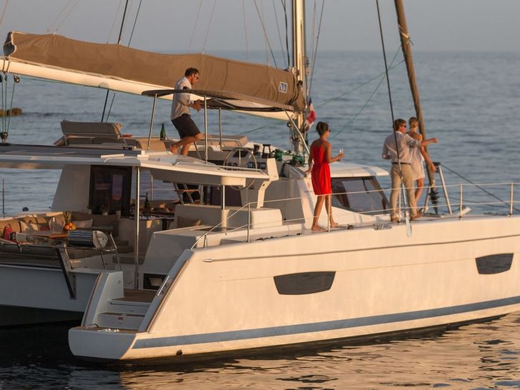 Helia 44 - Sailing Helia 44 - Sailing